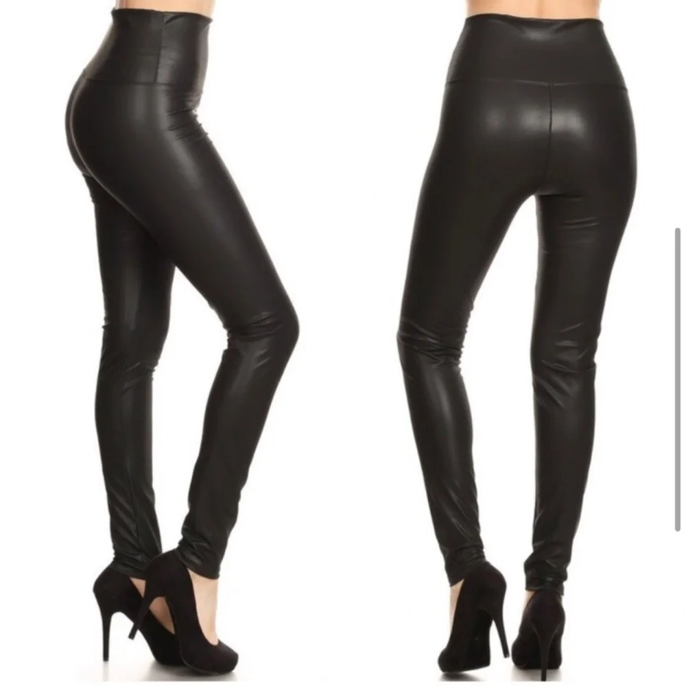 Soft flattering faux leather matte black leggings - Picture 3 of 4